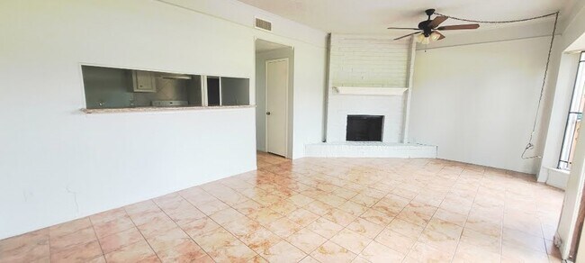 Photo - 7700 Creekbend Dr Unit 6