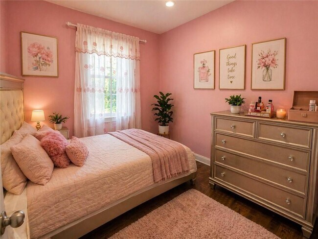 Photo - 284 E 39th St