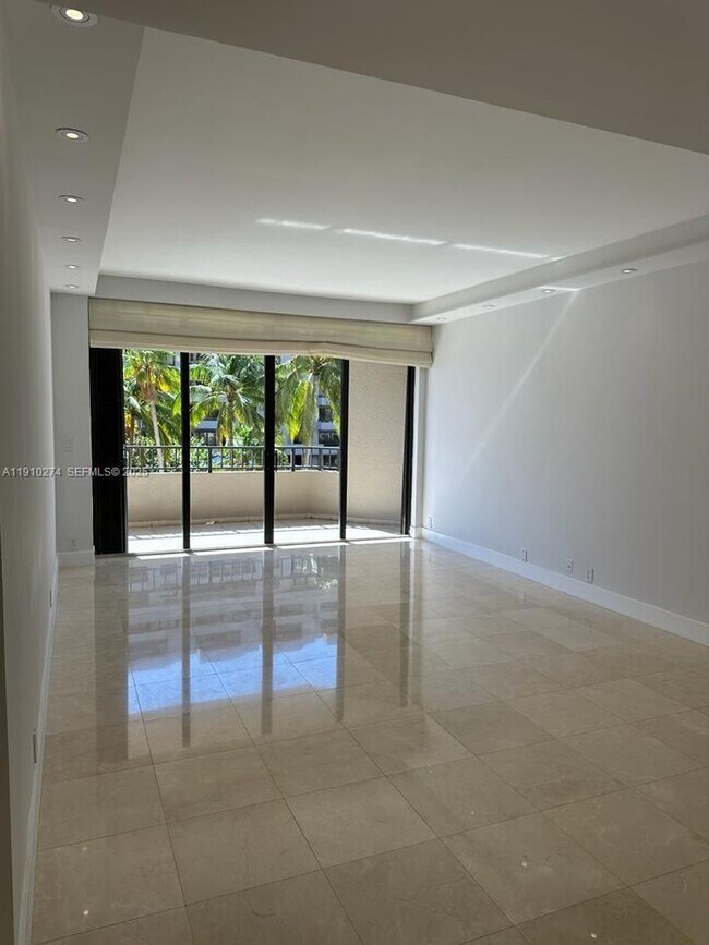 251 Crandon Blvd