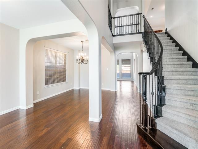 Photo - 3250 Woodbine Tr