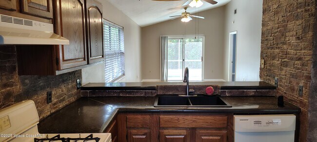 Photo - 2326 Talmadge Dr