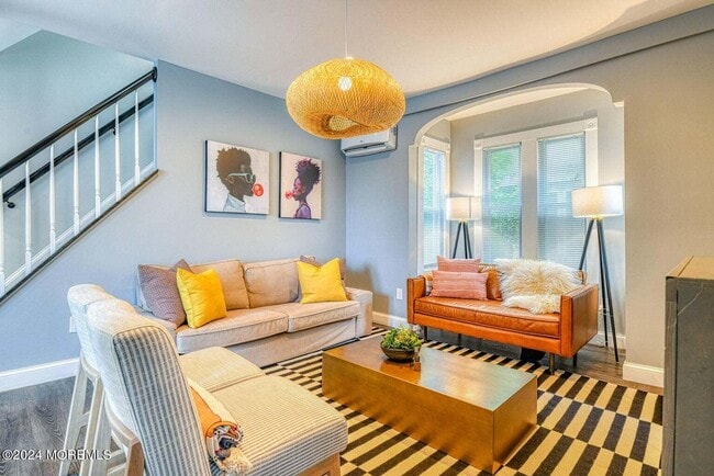 Photo - 148 Heck Ave