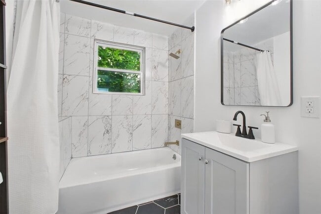 4705 Pease St Unit B Room 2