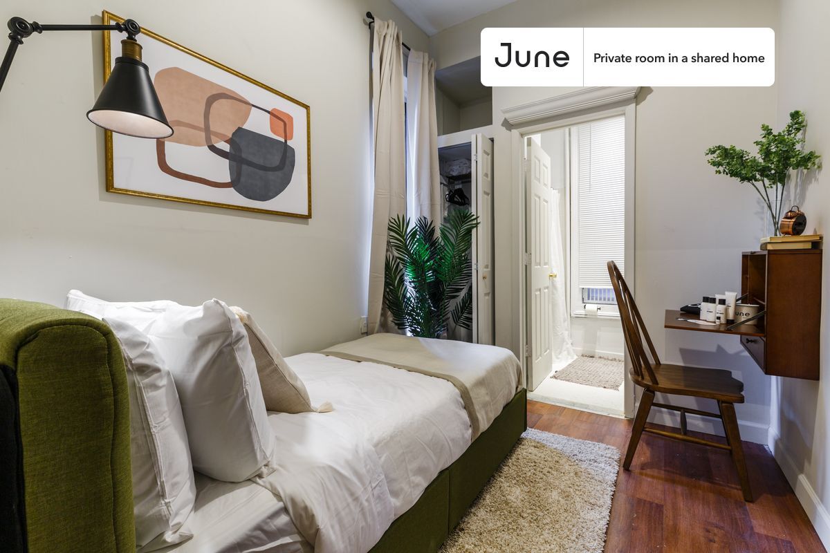 Private bedroom in 4 bed/2 bath Home - Private bedroom in 4 bed/2 bath Home
