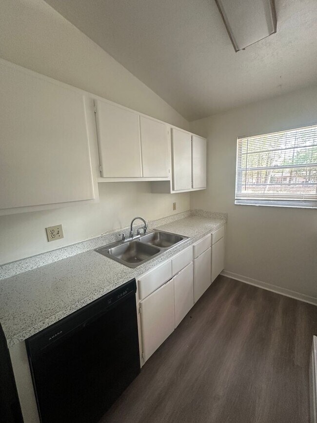 Photo - Recently Renovated 3B/2B Home in Northwood Pines