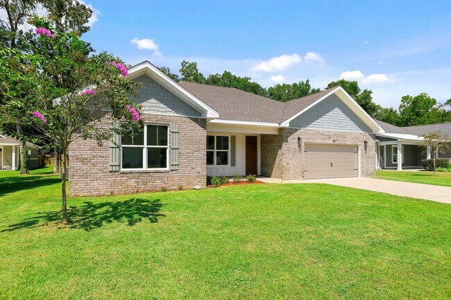 Building Photo - 61 Spruce St