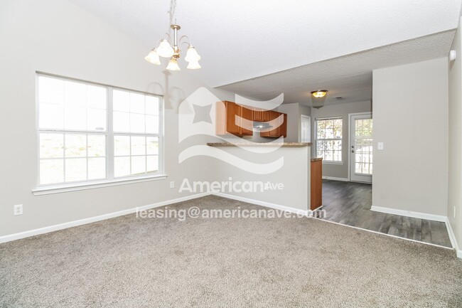 Photo - 406 Wincrest Ln