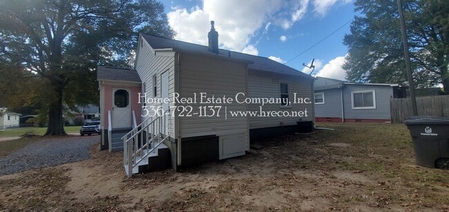 Photo - 2711 Sink St