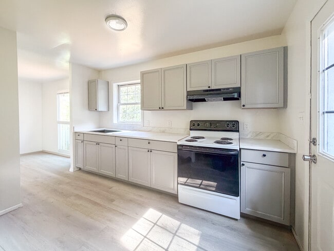 Photo - 249 Doggett Ln