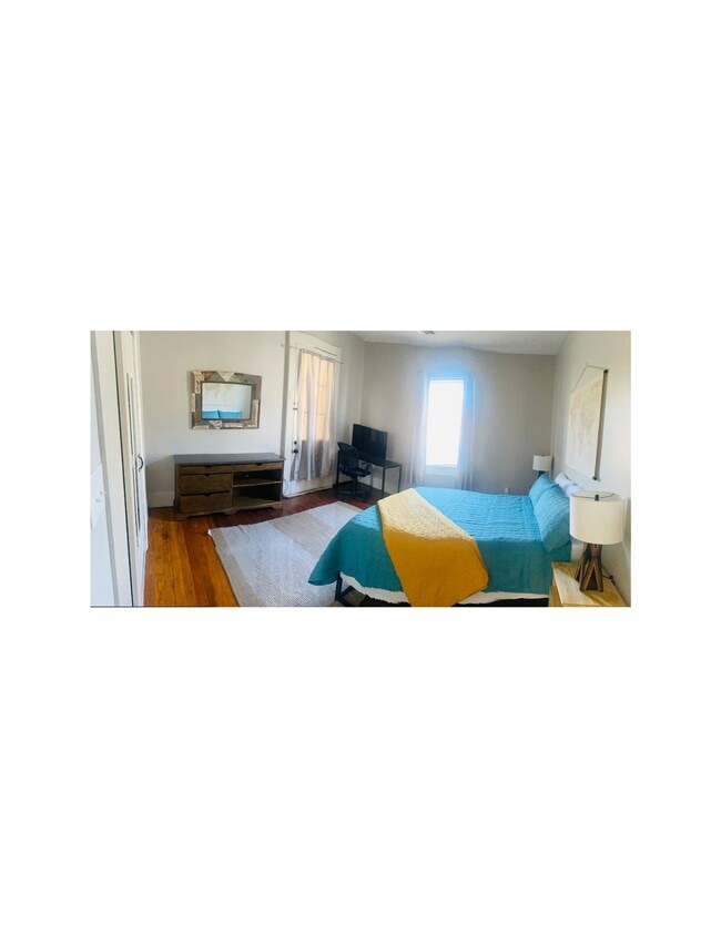 Photo - 3400 Dauphine St