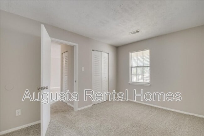 Photo - 2515 Ctr W Pkwy