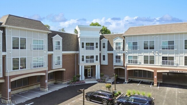 1815 Front St Unit 303