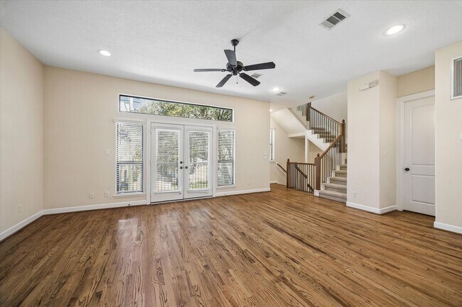 Photo - 5811 Maxie St