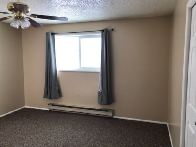 Photo - 3852 Hawthorne Rd