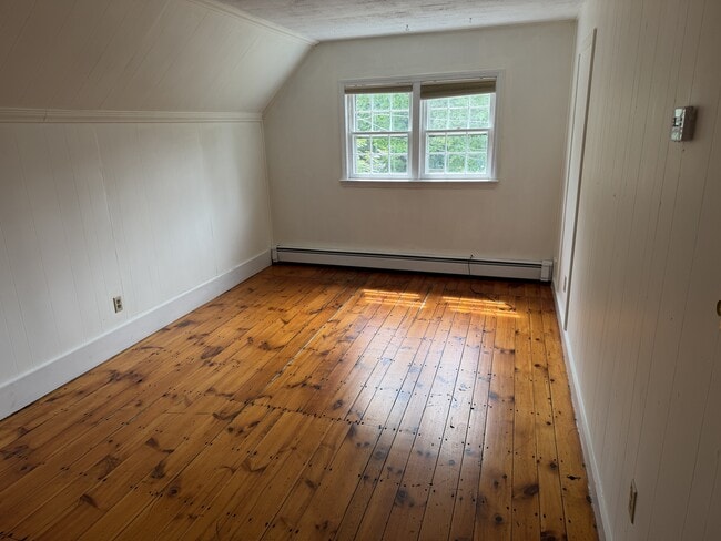 8 Pleasant St Unit 4