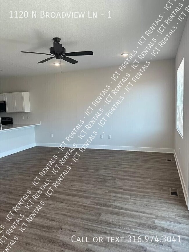 Photo - 1120 N Broadview Ln