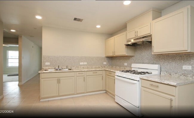 Photo - 1318 Avenue A