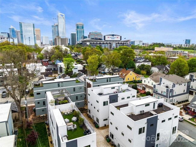 Photo - 1004 Greenleaf Ave