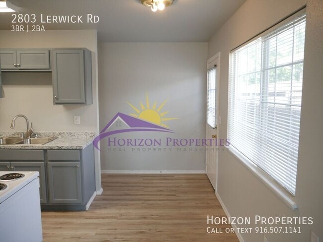 Photo - 2803 Lerwick Rd