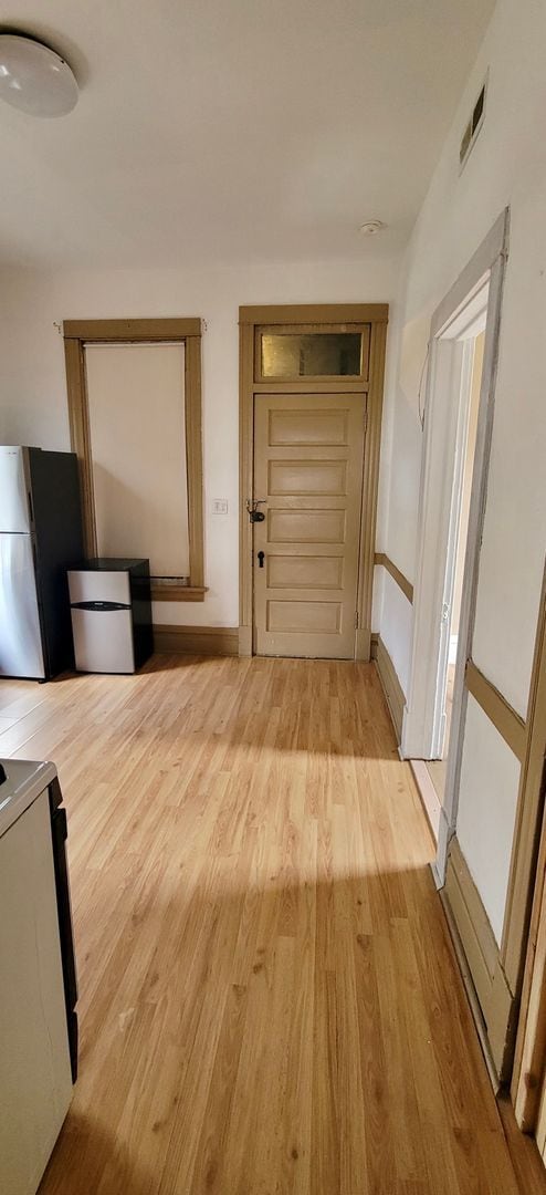 Photo - 2155 N Kilbourn Ave Unit 2
