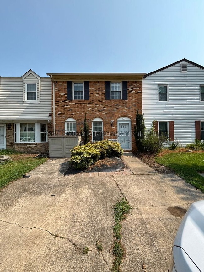 Photo - 639 Biltmore Dr