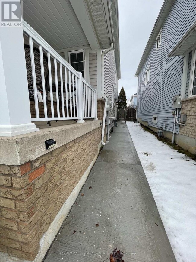 Photo - 14 Stable Gate