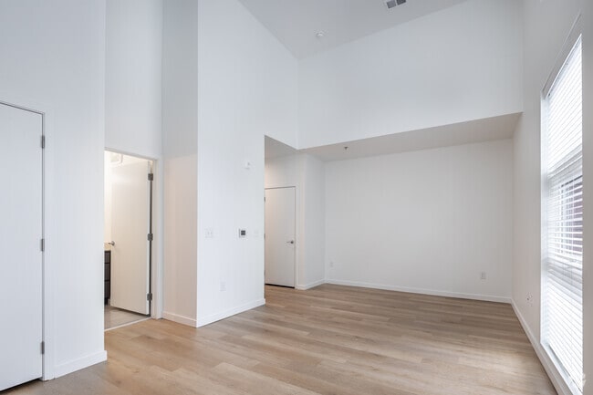 Studio - 493SF