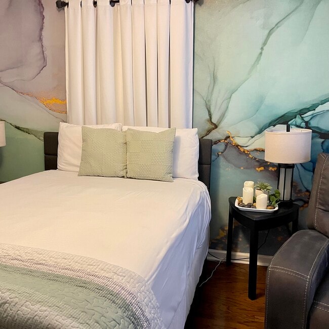 Get cozy and feel relaxed and welcomed in this serene and inviting space. - 2171 Weatherstone Cir SE Apartment Unit Johns