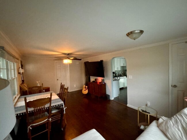 331 W Sylvania Ave