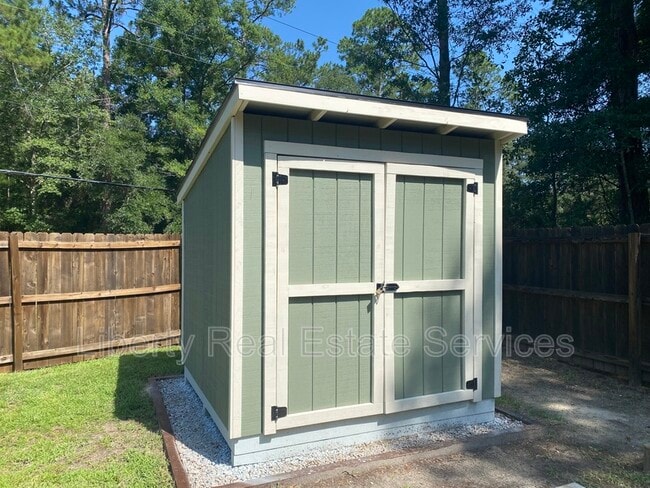 Photo - 162 Carriage Way