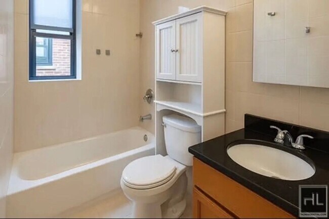 Photo - 2-Bedroom 1-Bathroom in an amazing Astoria Location Unit 3R