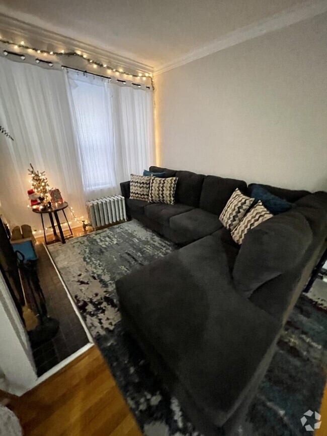 Building Photo - 1 bedroom in Chicago IL 60657 Unit m1 Rental