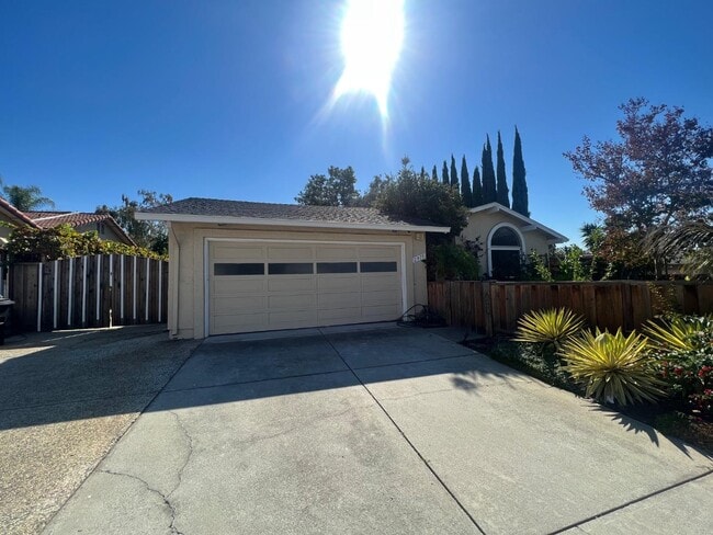 Building Photo - 2975 Fahrner Ct Rental