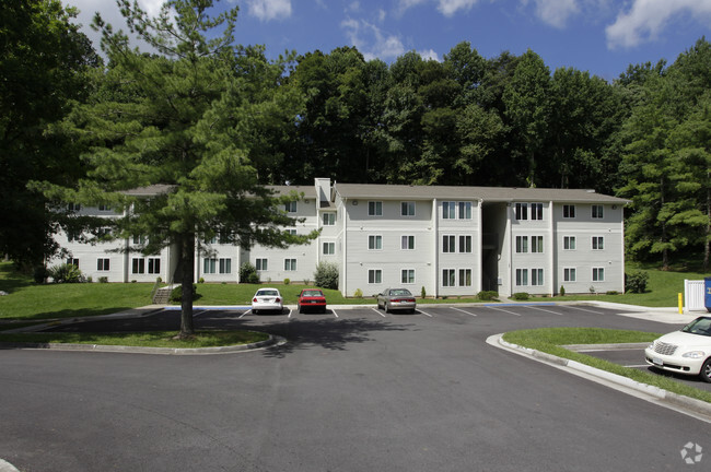 Woodlands at Bristol Apartments - Woodlands at Bristol Apartments