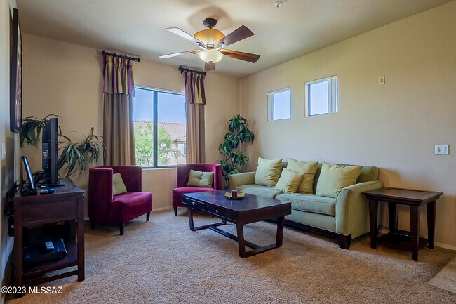 2550 E River Rd Unit 16305