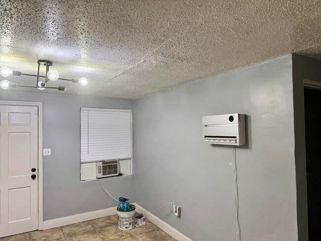 Photo - 1214 Gillespie Ave Unit 2