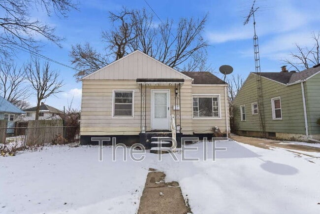 Building Photo - 813 Alvord Ave