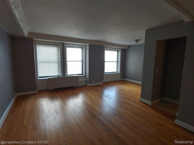 Photo - 15 E Kirby St Unit 1028