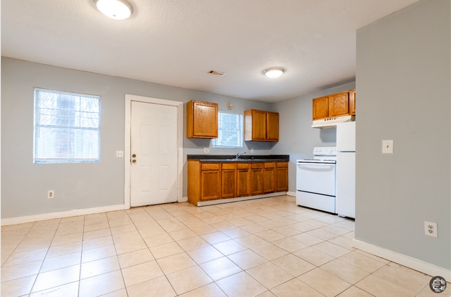 Building Photo - 1826 Leland St Unit B Rental