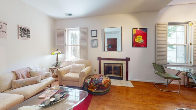 2114 N St NW