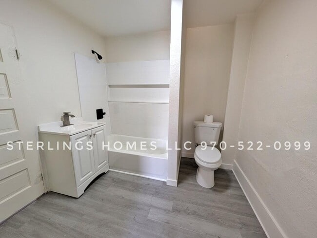 Photo - 421 Oak St
