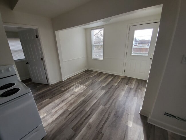 Photo - 206 Wright Ave