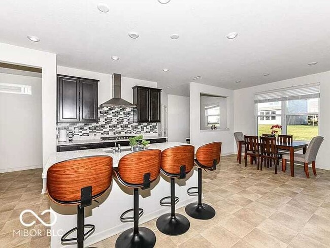5528 Rothbury Rd