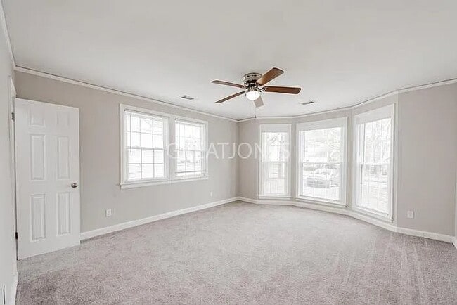 Photo - 3242 Southmont Dr