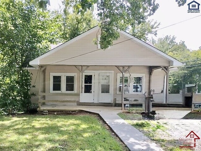 Building Photo - 1364 Crescent Dr Rental