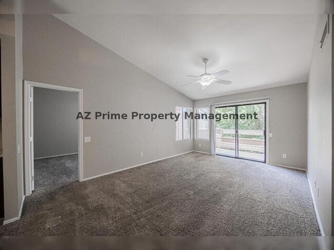Photo - 2035 S Elm St