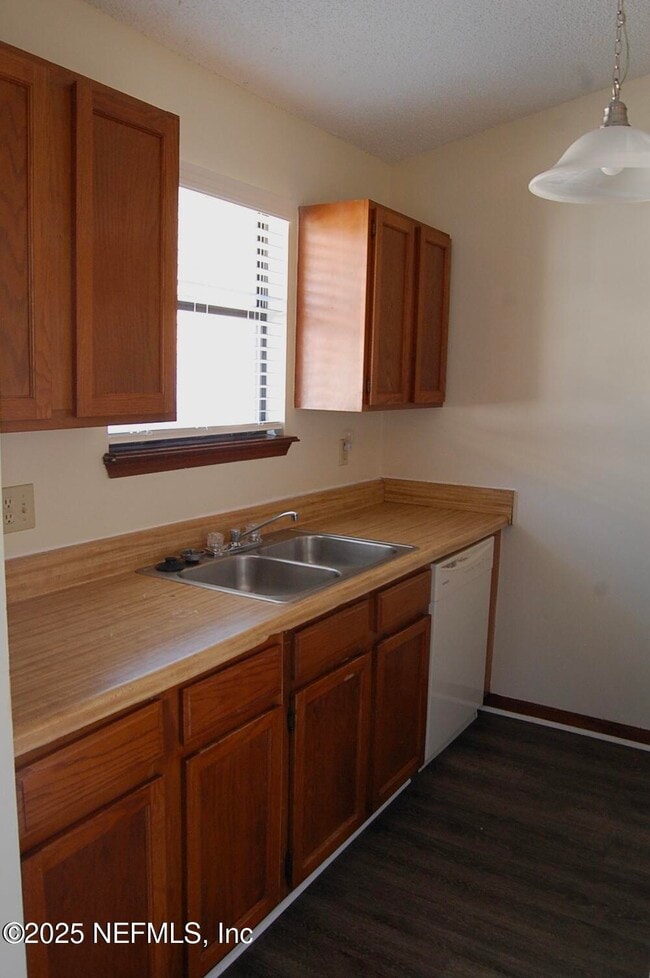 Photo - 1338 Yorktown Pl