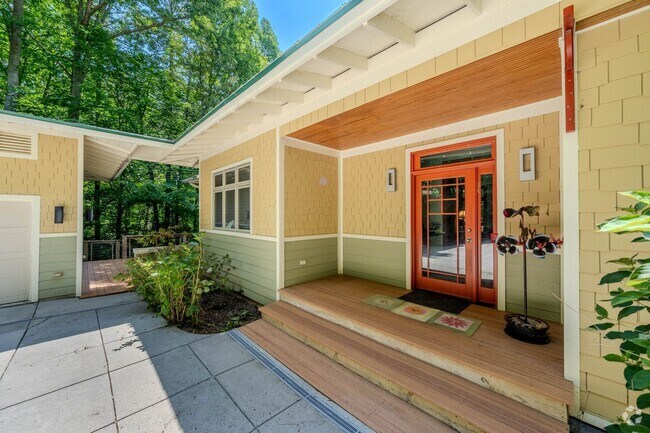 Building Photo - 817 Oasis Dr Rental
