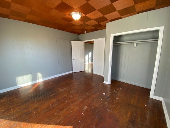 Photo - 1203 W State St