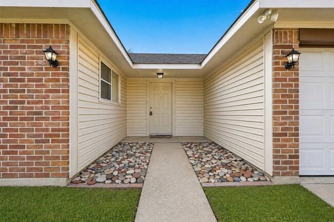 Photo - 16315 Dew Drop Ln